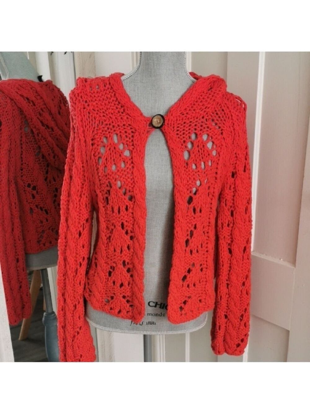 MODA International red hooded chunky cardigan with one button enclosure. L
